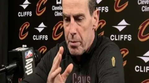 亚冬会冰球馆转轨史：蜕变成为小学级冰壶馆